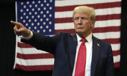 Trump, trampeja i guanya