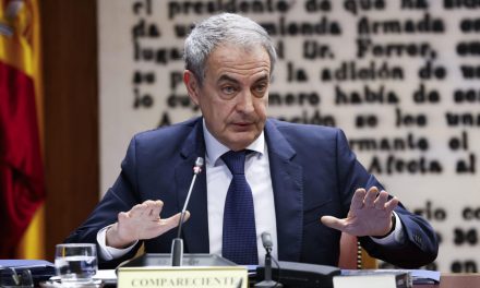 Estupefacció i prudència davant la imputació de Rodríguez Zapatero