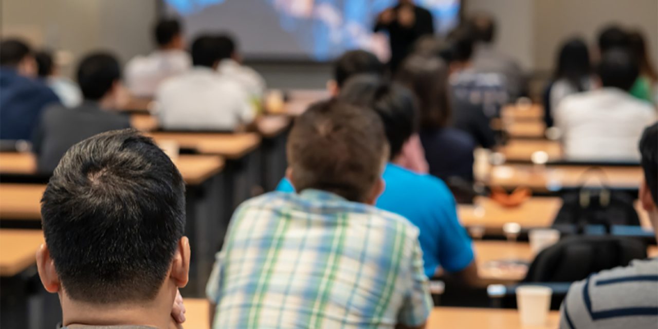 L’escola atrapada entre la inacció i el corporativisme