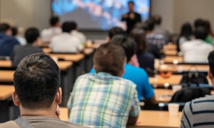 L’escola atrapada entre la inacció i el corporativisme